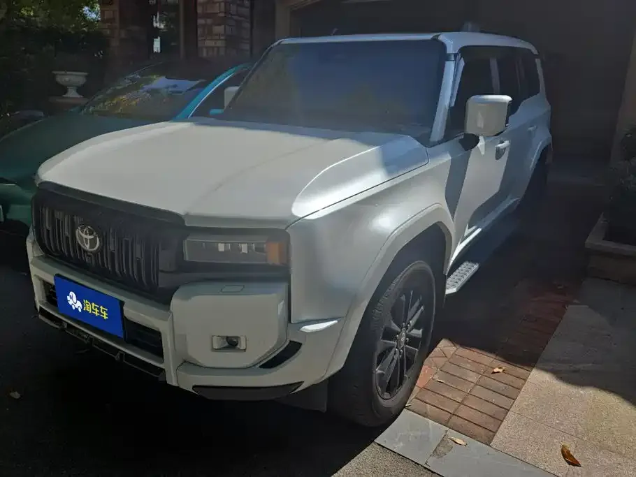 Toyota Prado — фото 1