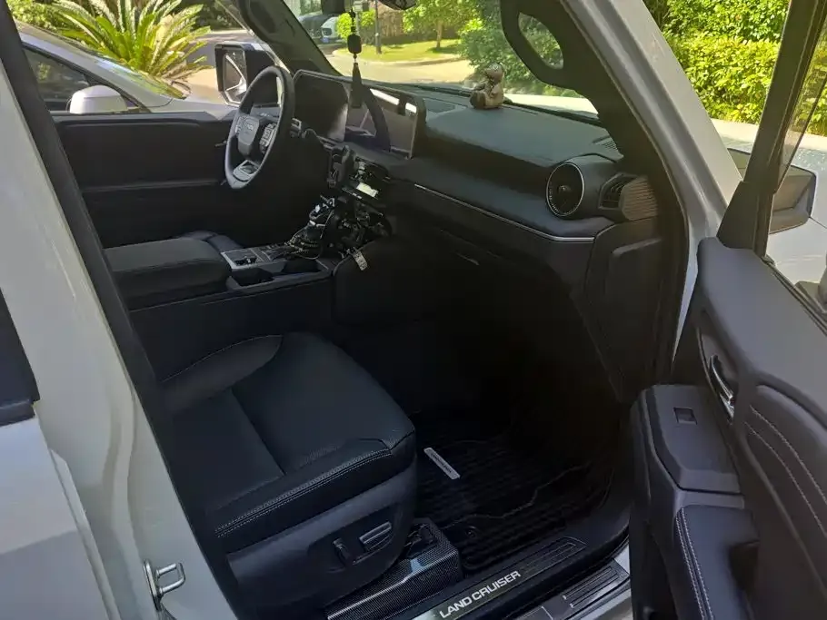Toyota Prado — фото 9