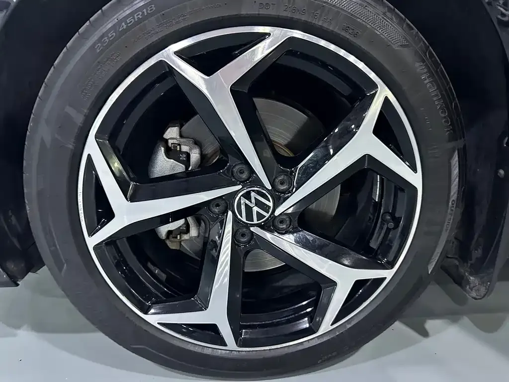 Volkswagen Passat — фото 9