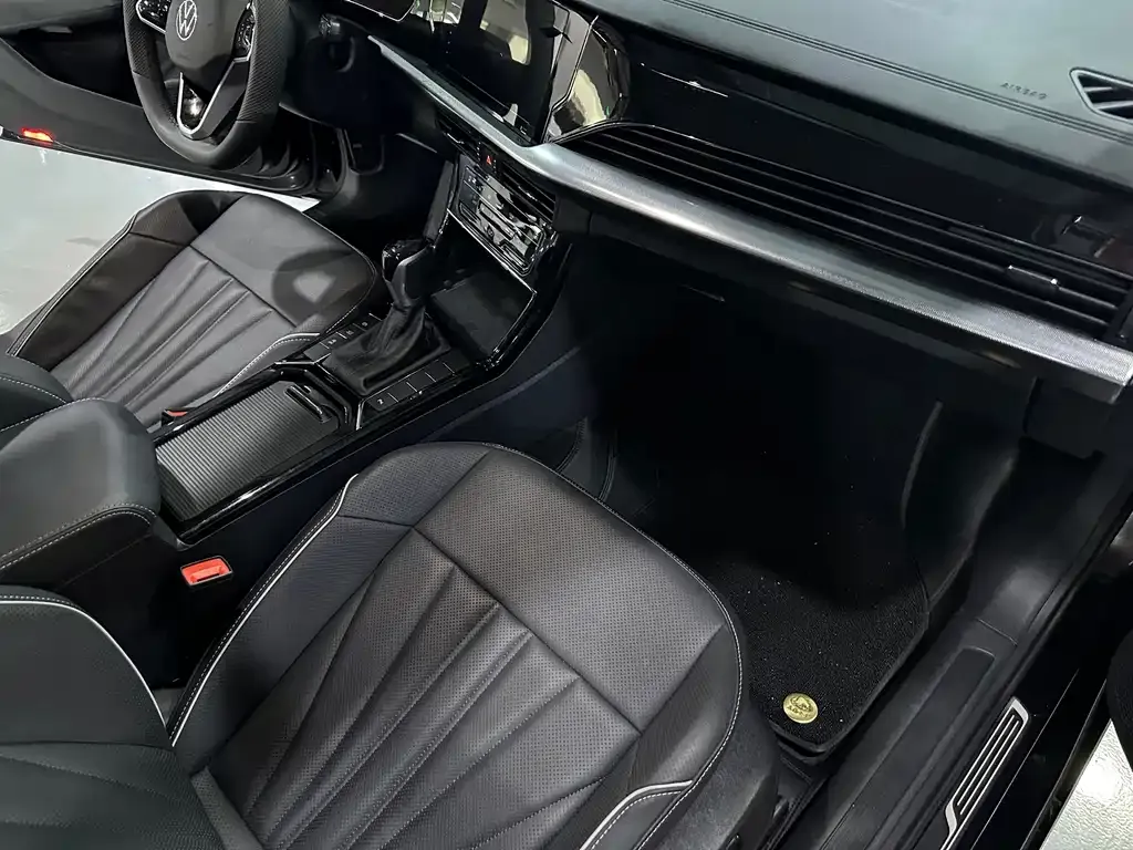 Volkswagen Passat — фото 8
