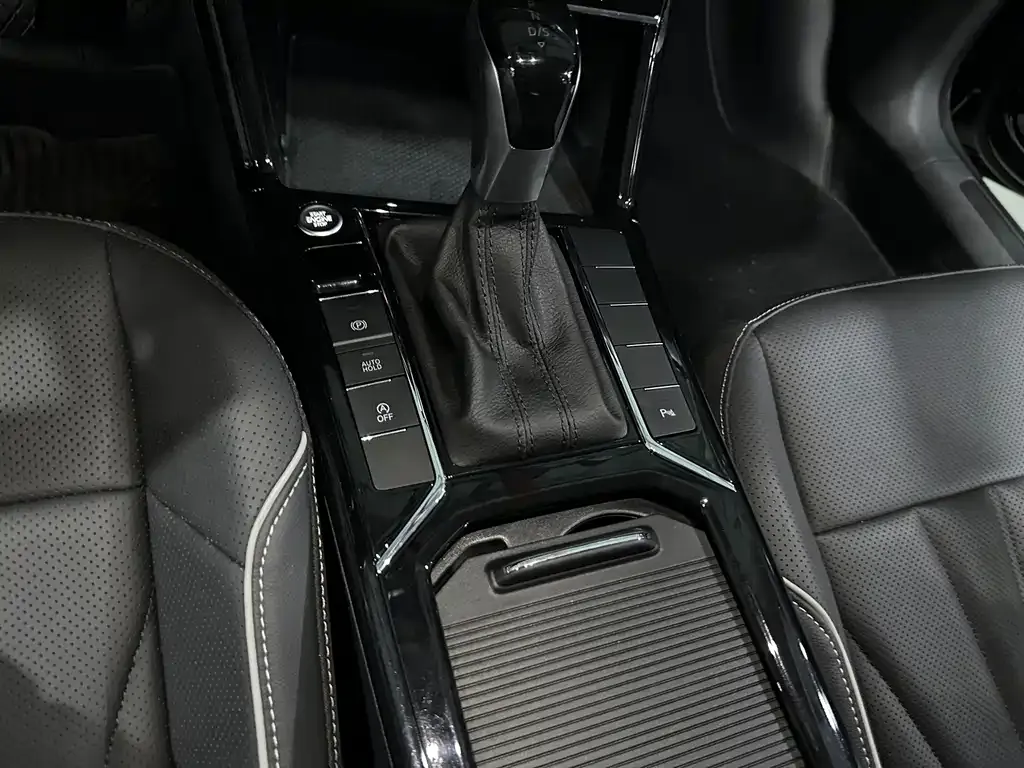 Volkswagen Passat — фото 10