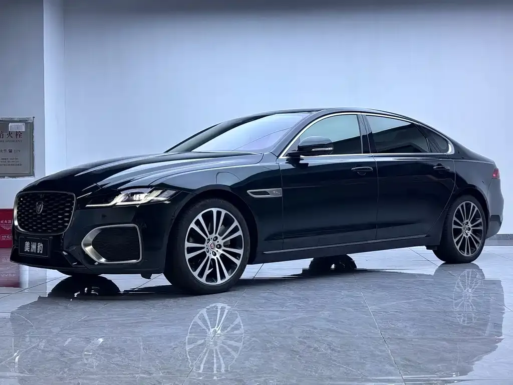 Jaguar XFL — фото 1