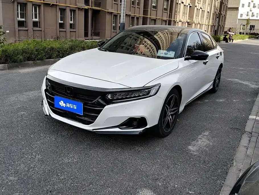 Honda Accord — фото 1