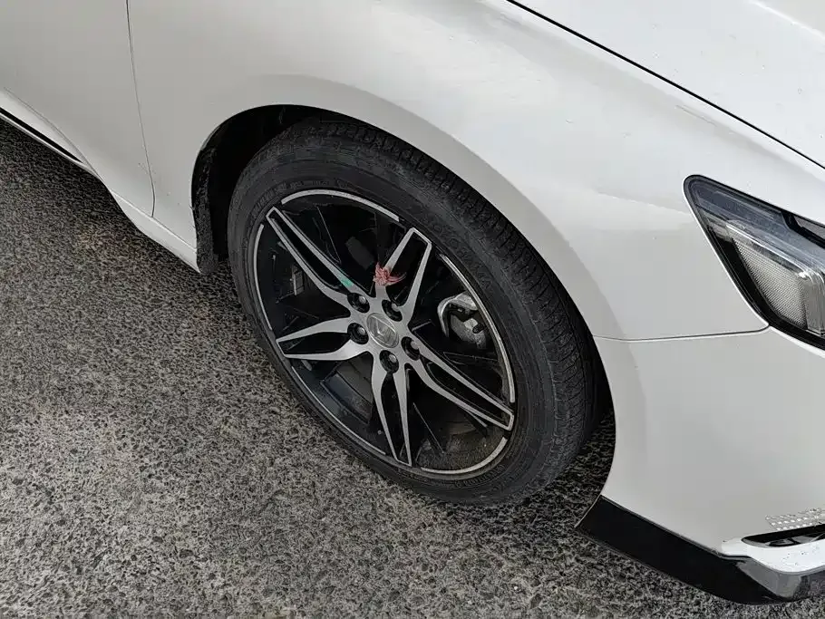 Honda Accord — фото 10