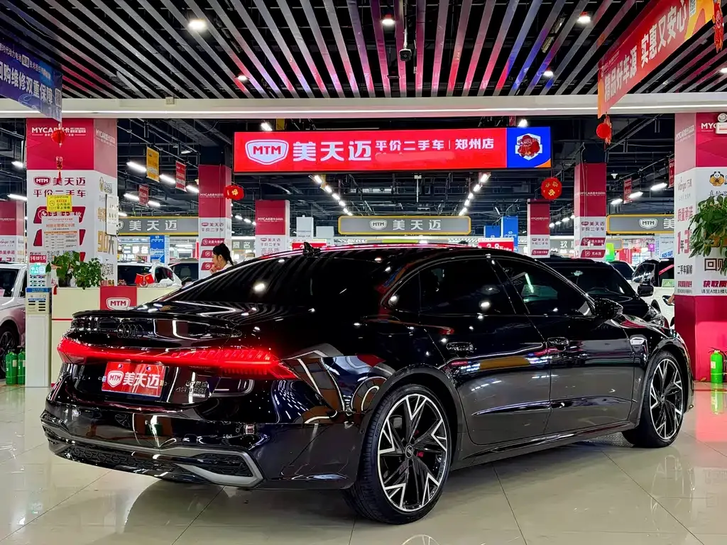 Audi A7L — фото 10