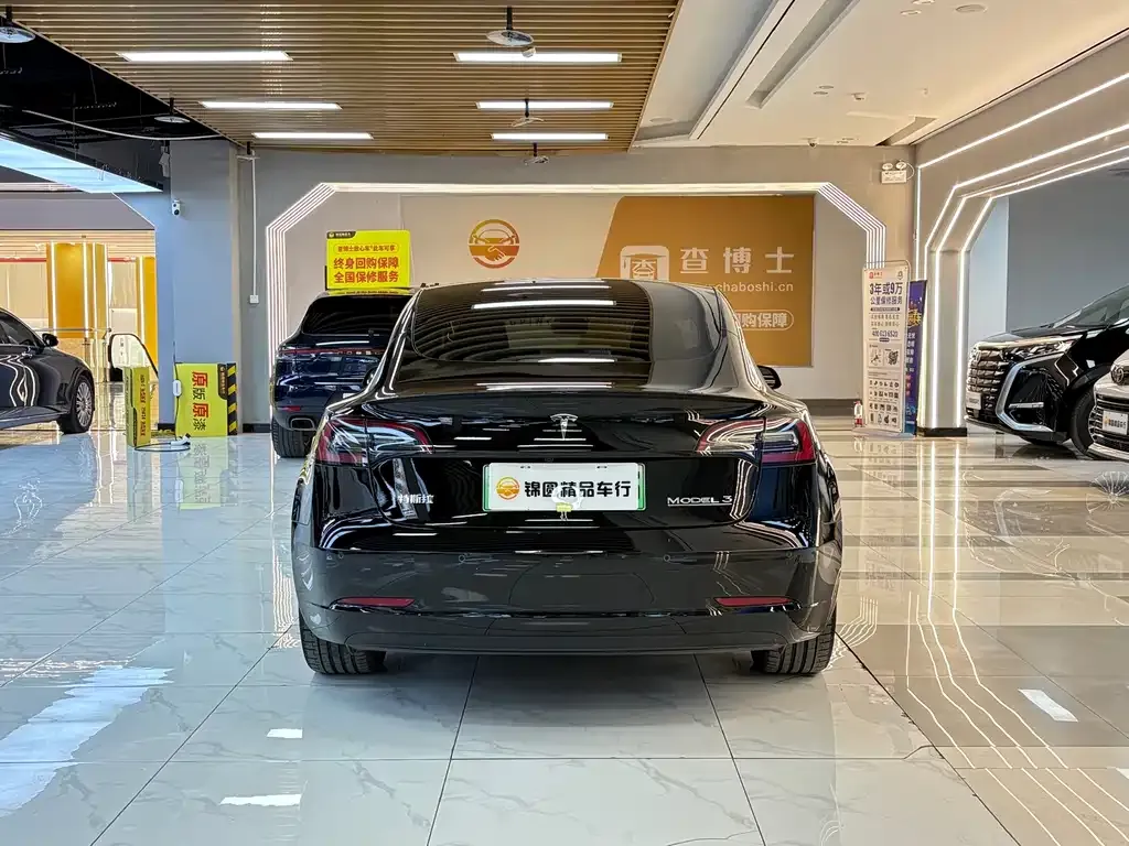 Tesla Model 3 — фото 3