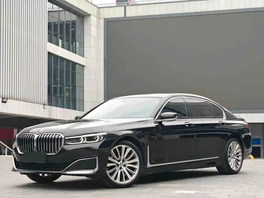BMW 7 Series — фото 6