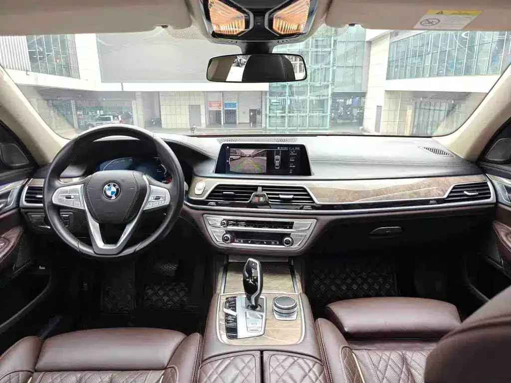 BMW 7 Series — фото 5
