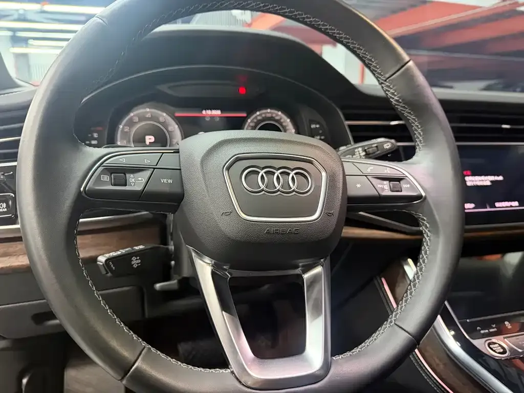 Audi Q7 — фото 5