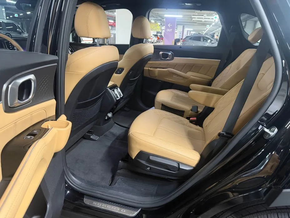 Kia Sorento — фото 5