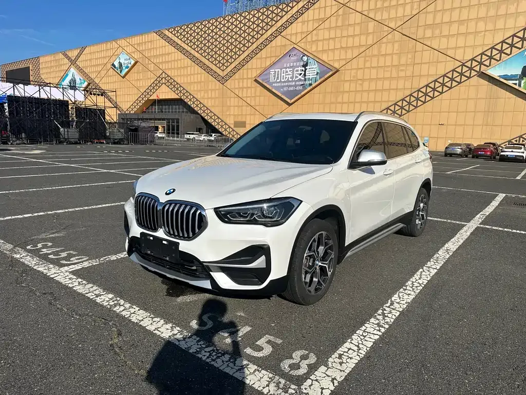 BMW X1 — фото 1