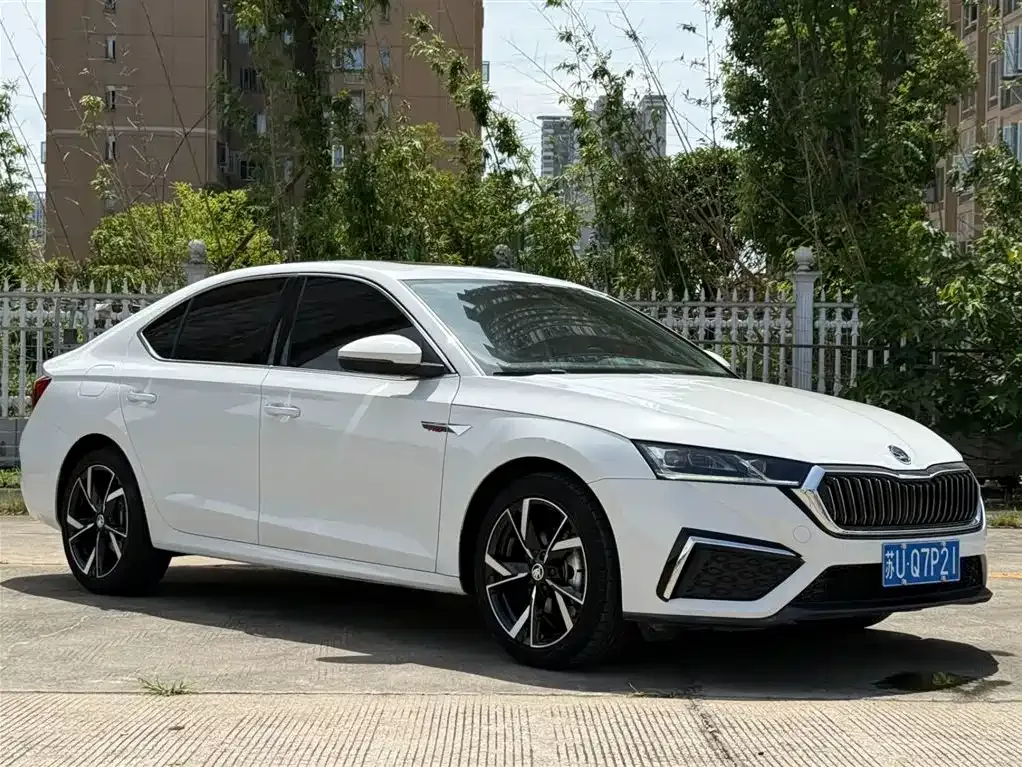 Skoda Octavia — фото 10