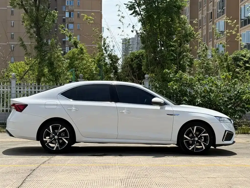 Skoda Octavia — фото 5