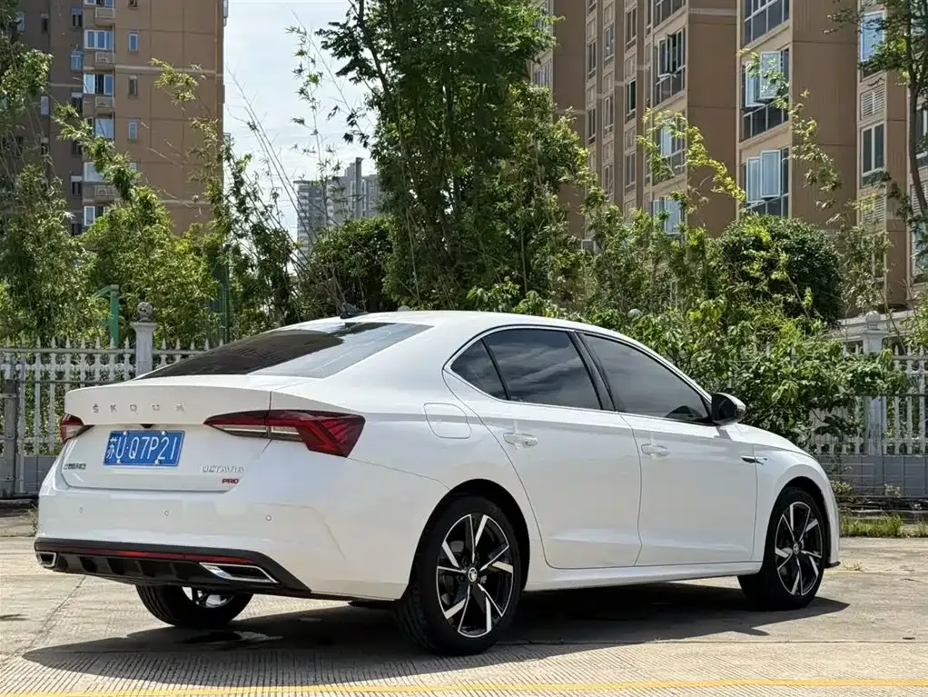 Skoda Octavia — фото 7