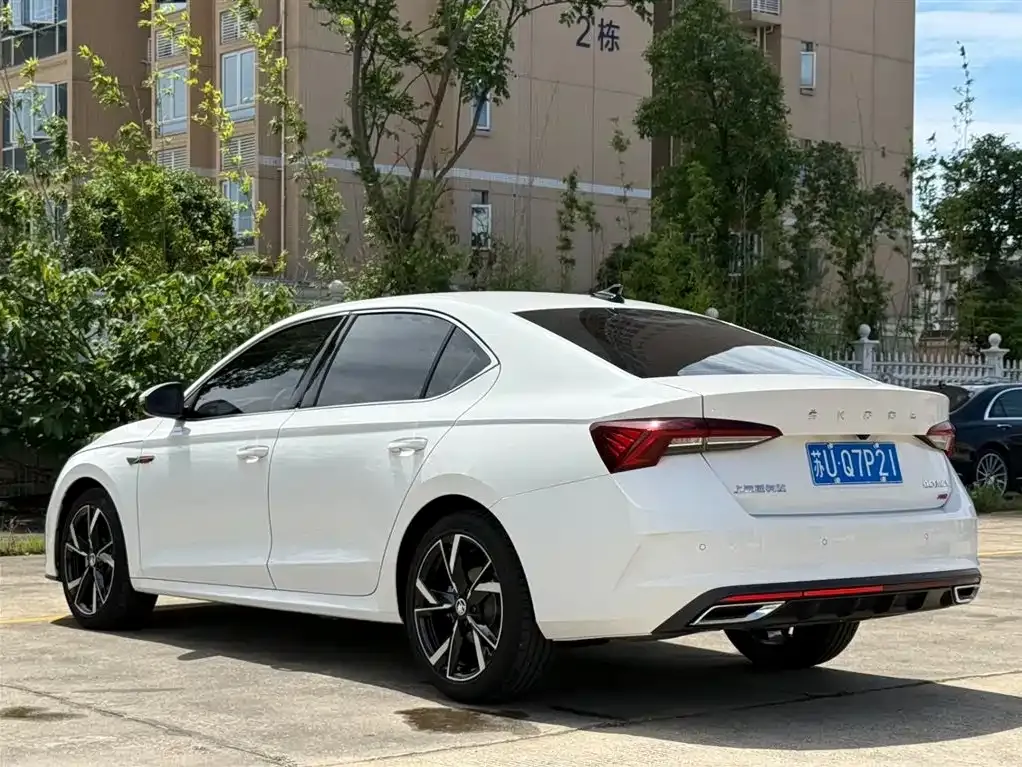 Skoda Octavia — фото 4
