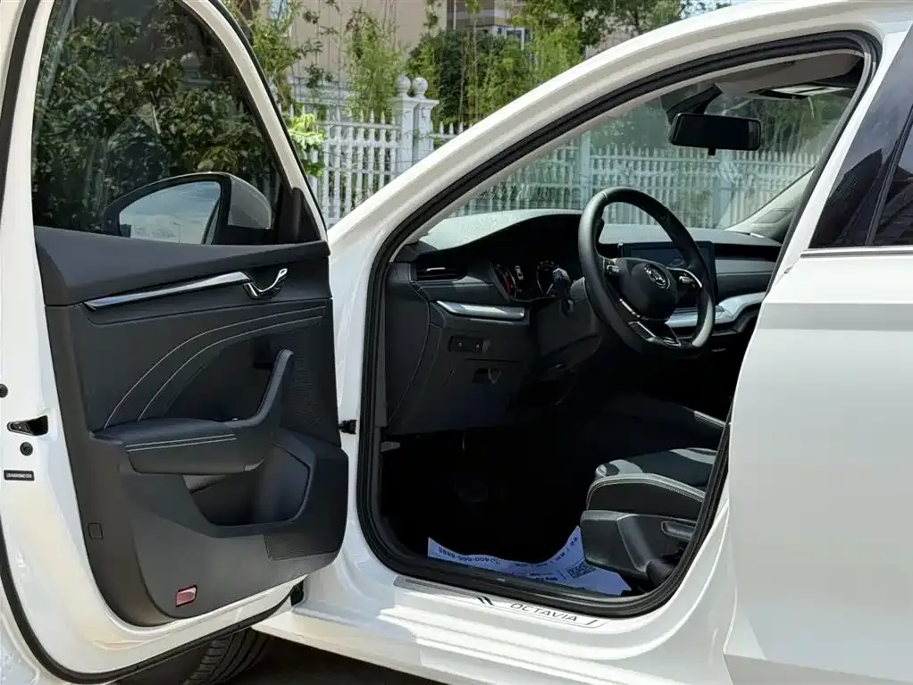 Skoda Octavia — фото 8