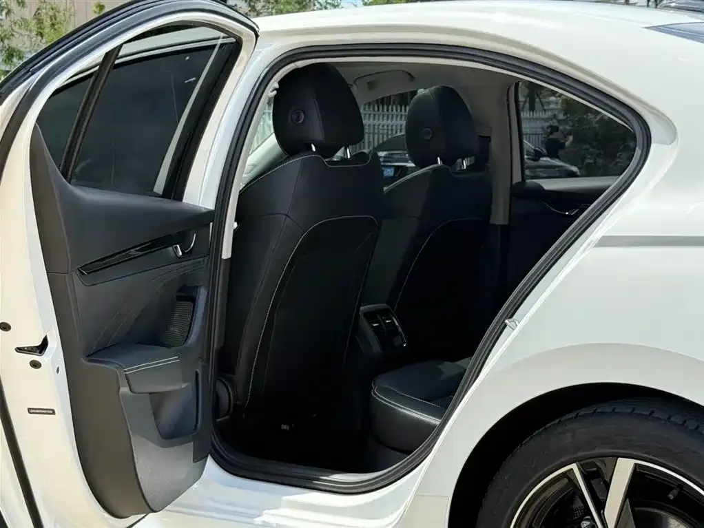 Skoda Octavia — фото 2