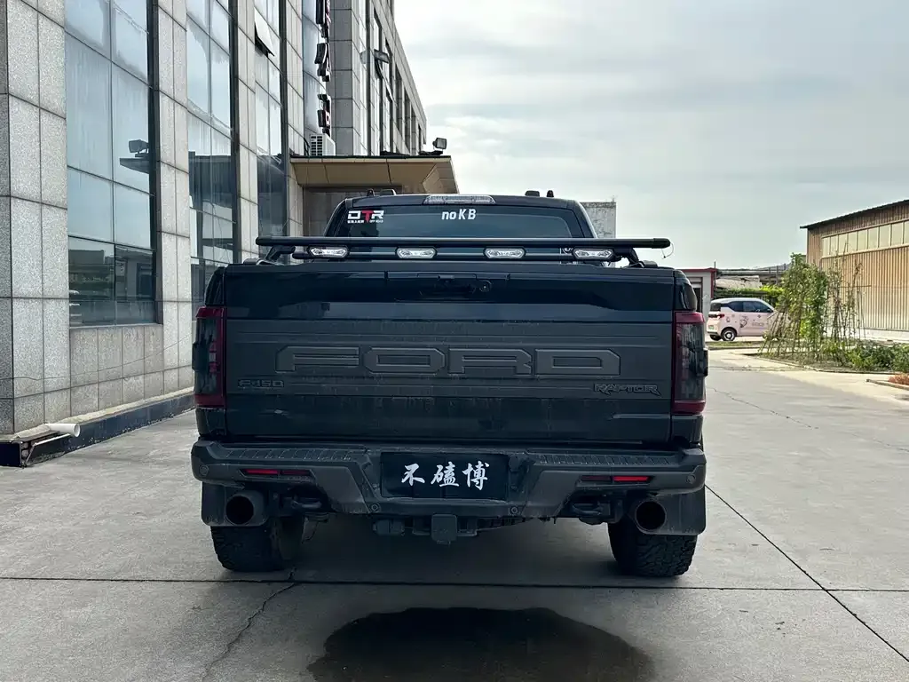 Ford F-150 Raptor — фото 8