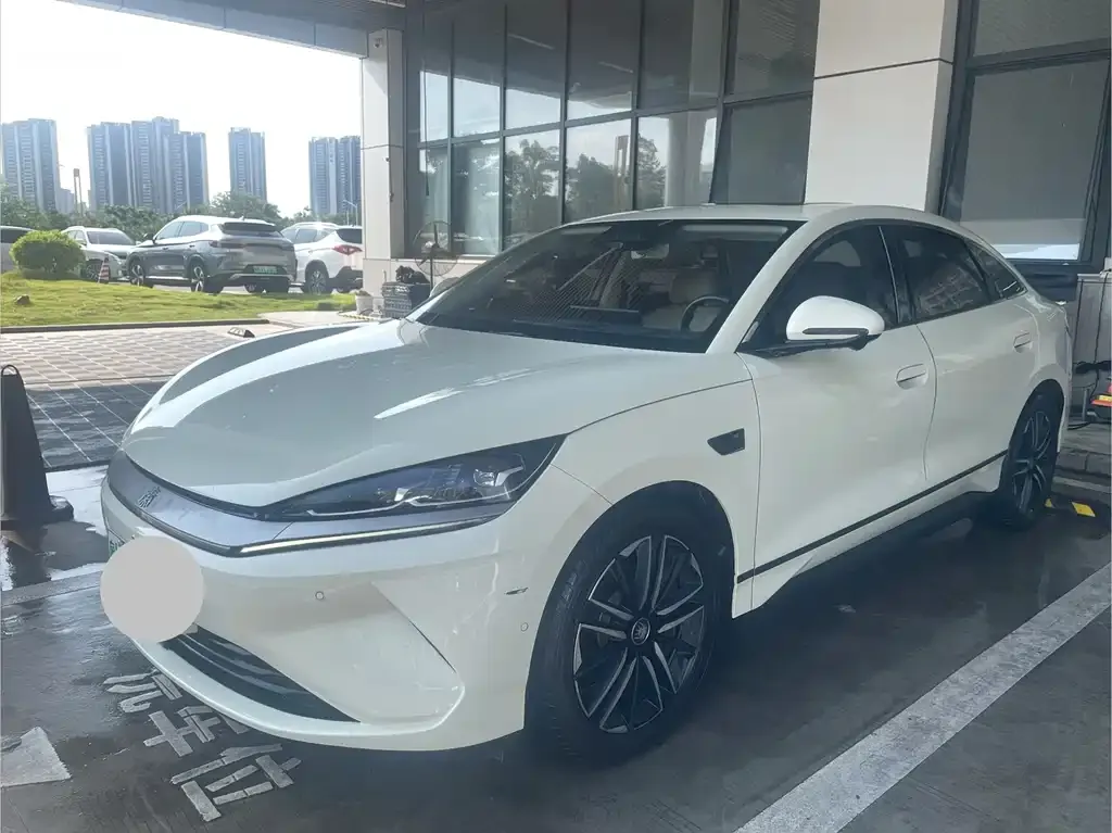 BYD Qin L — фото 1