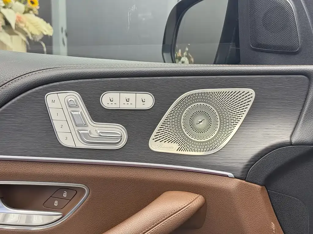 Mercedes-Benz GLS — фото 10