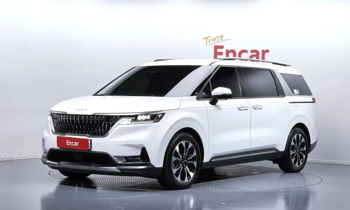 Kia Carnival — фото 1