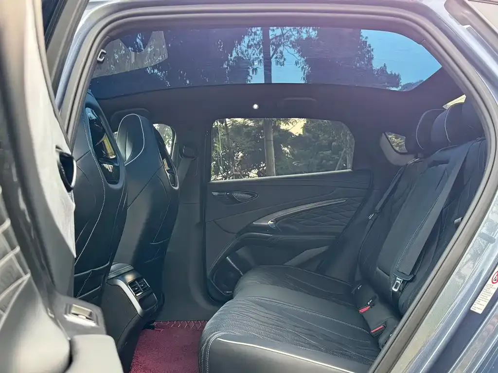 BYD Seal — фото 9