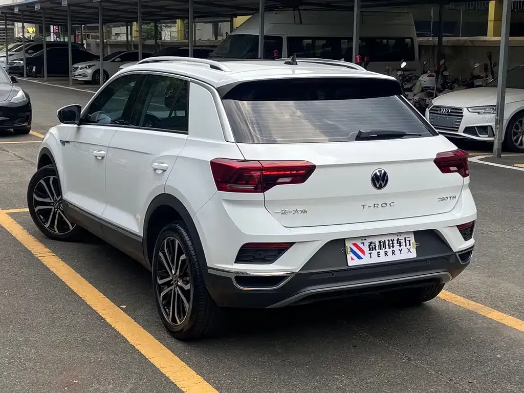 Volkswagen T-Roc — фото 4