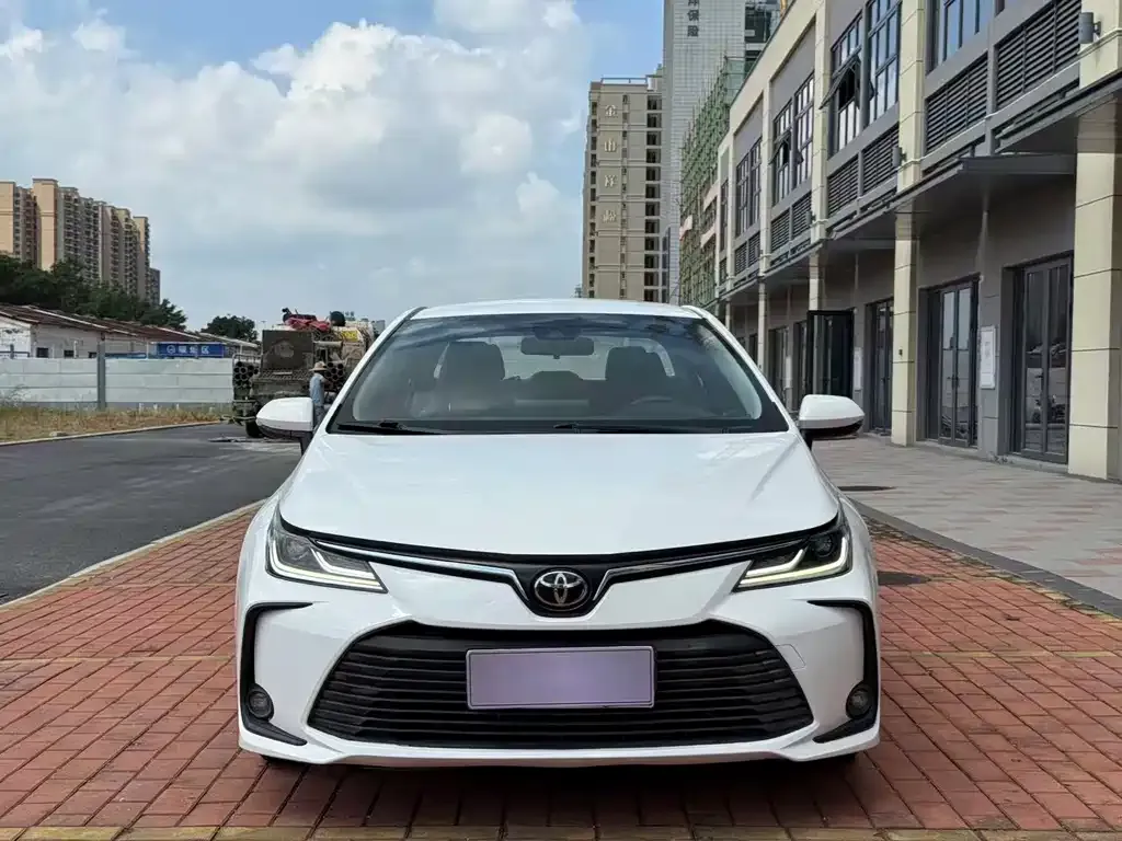 Toyota Corolla — фото 6