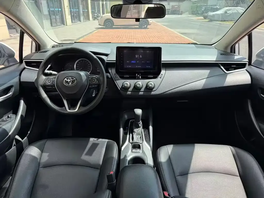 Toyota Corolla — фото 2