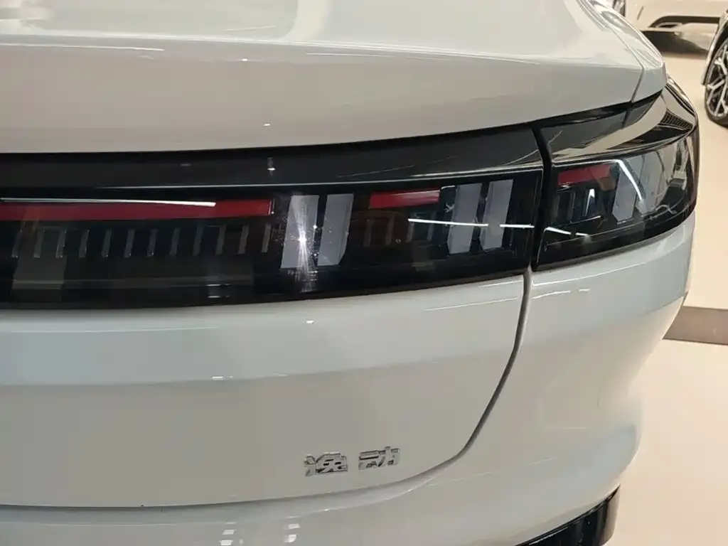 Changan Eado — фото 1