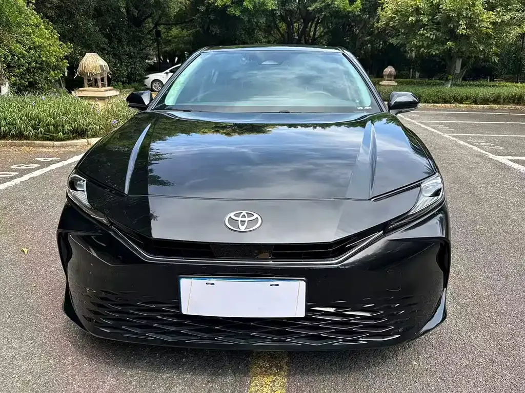 Toyota Camry — фото 7