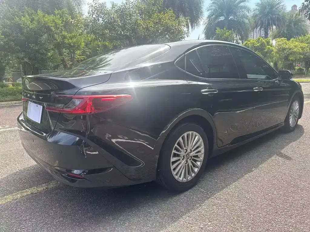 Toyota Camry — фото 4