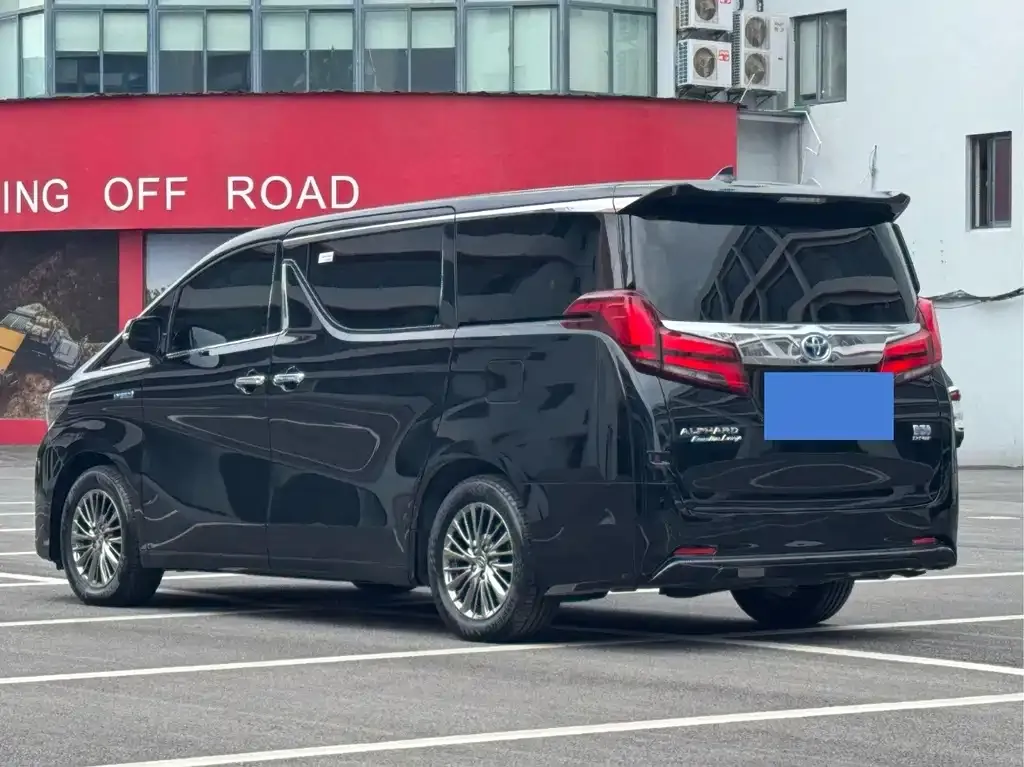 Toyota Alphard — фото 3
