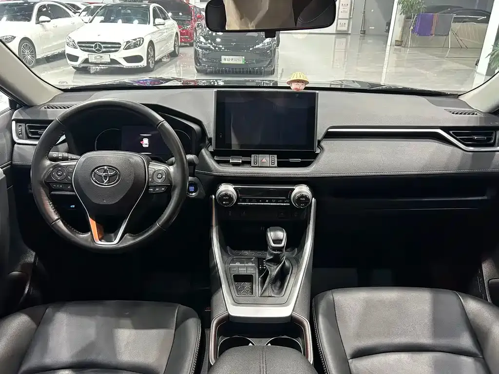 Toyota RAV4 — фото 2