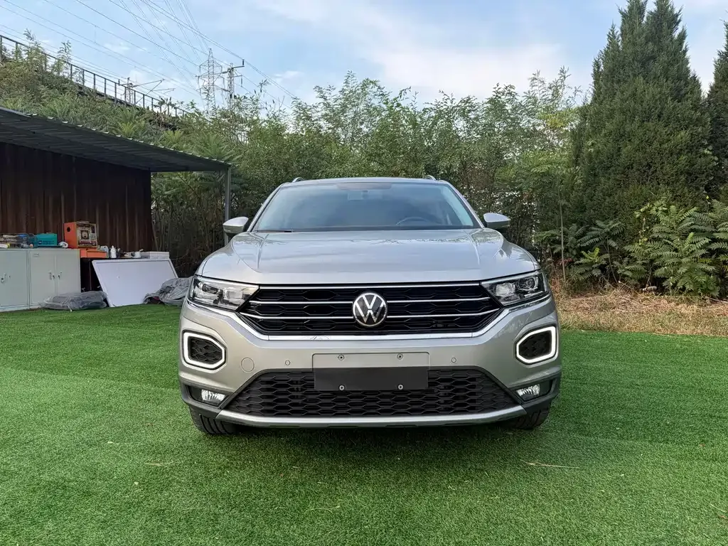 Volkswagen T-Roc — фото 9