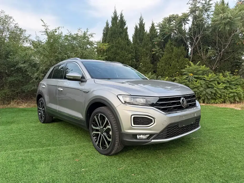 Volkswagen T-Roc — фото 10