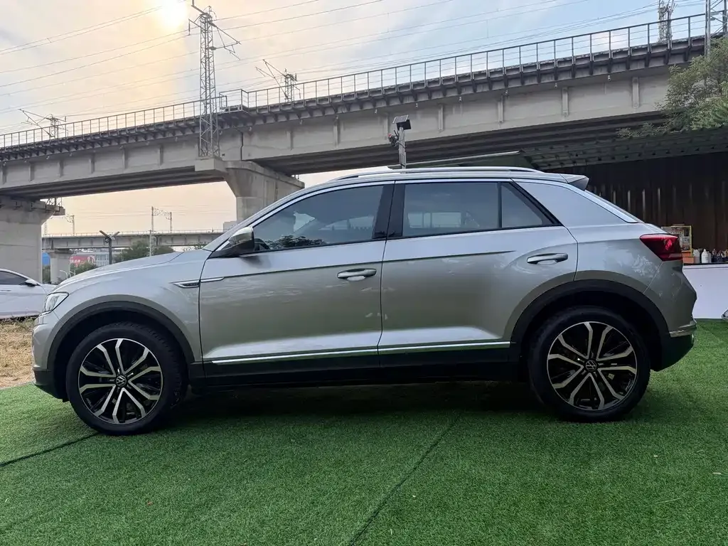 Volkswagen T-Roc — фото 4