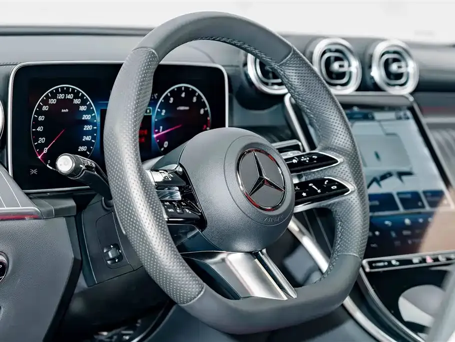 Mercedes-Benz GLC — фото 10