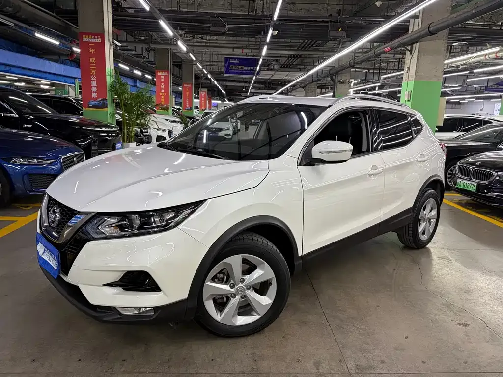 Nissan Qashqai — фото 1