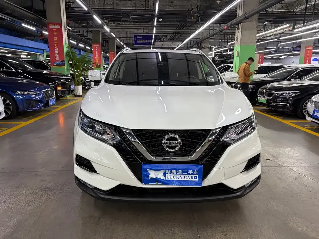 Nissan Qashqai — фото 10