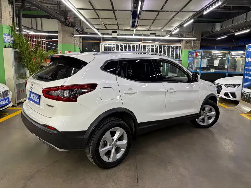 Nissan Qashqai — фото 4