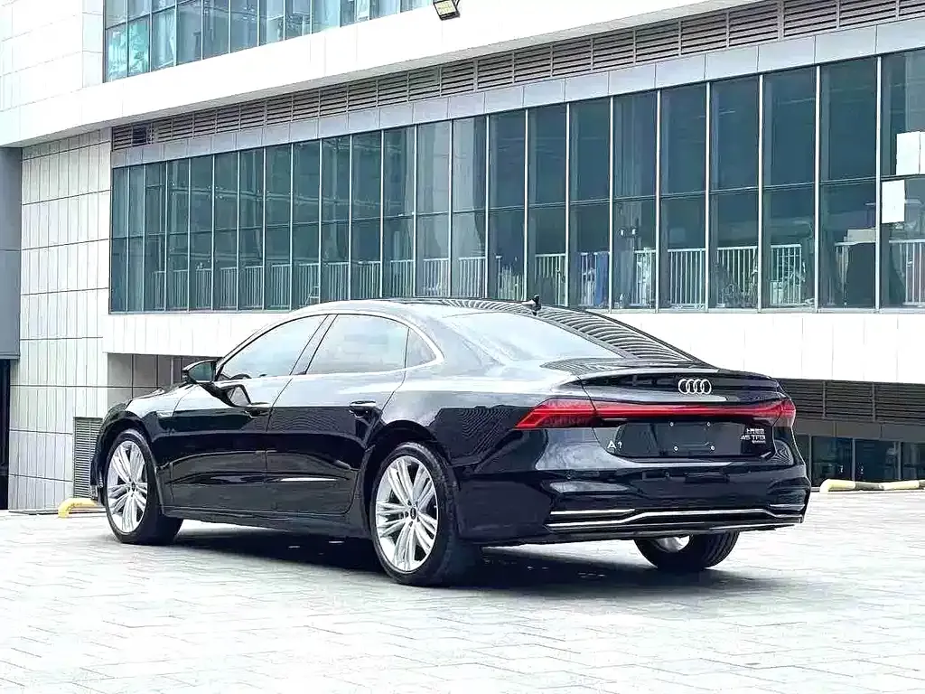 Audi A7L — фото 6