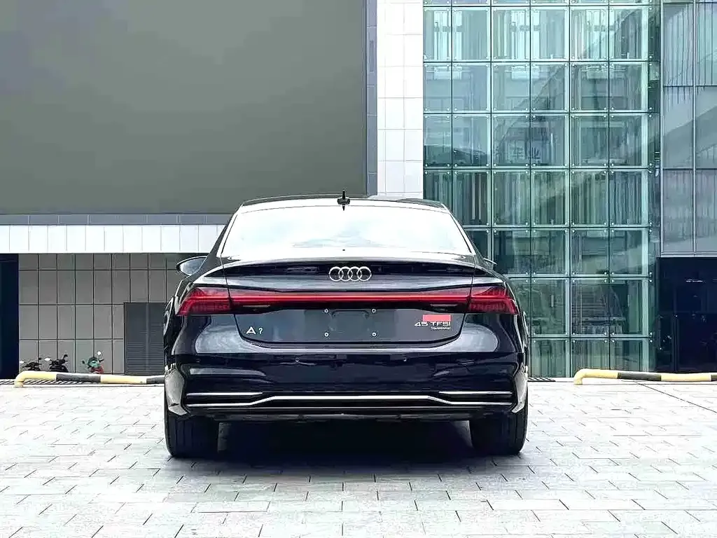 Audi A7L — фото 5