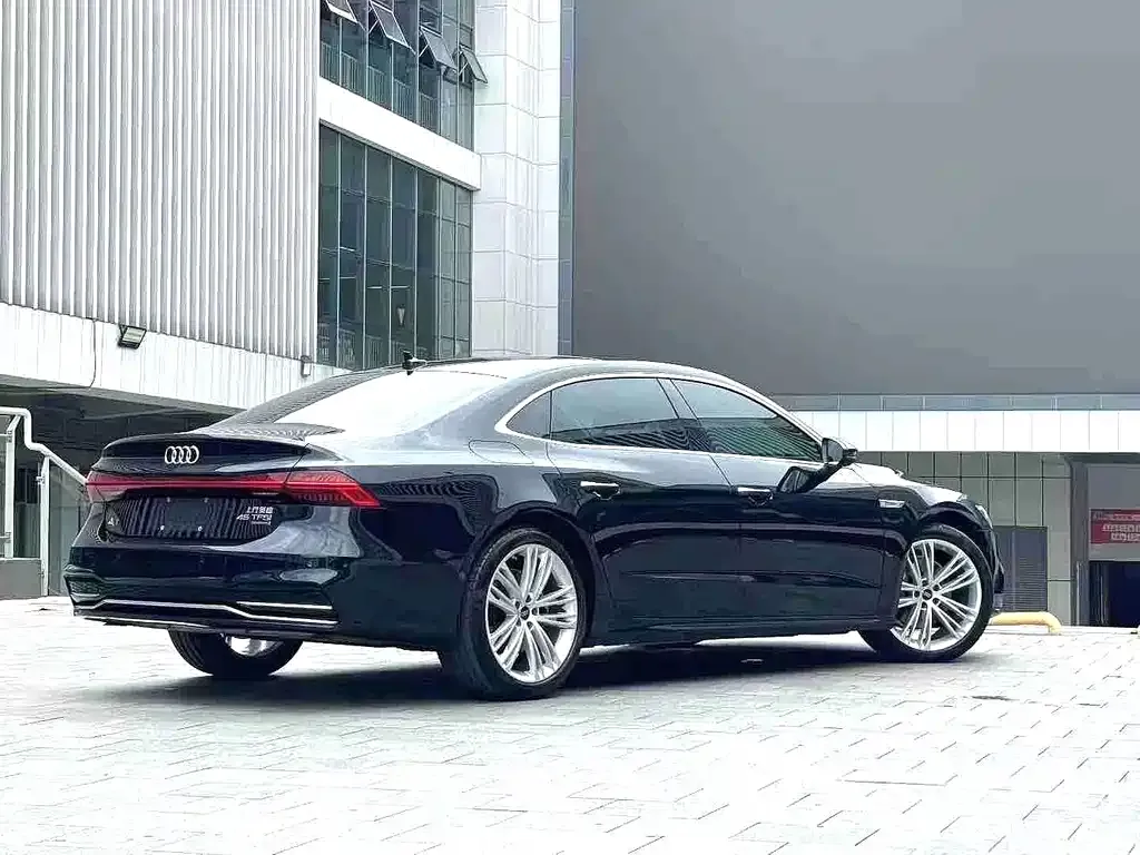Audi A7L — фото 4