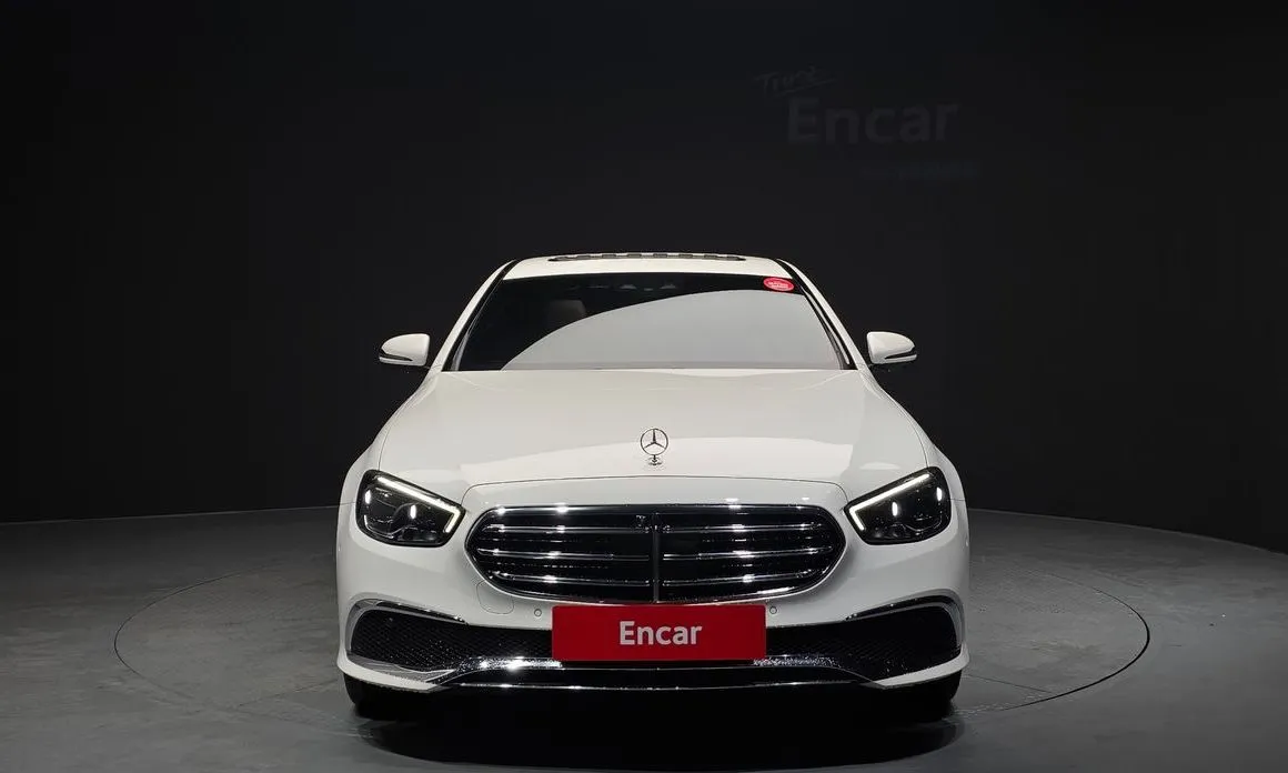 Mercedes-Benz E-Class — фото 4