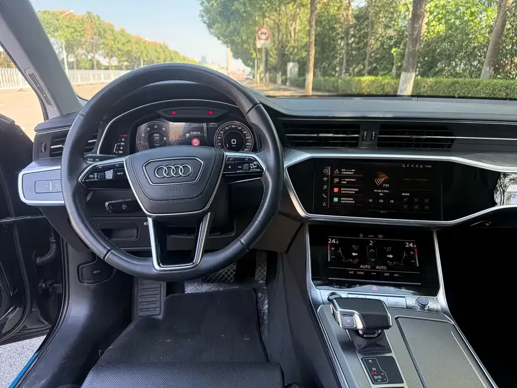 Audi A6L — фото 8