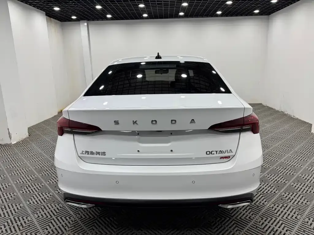 Skoda Octavia — фото 6