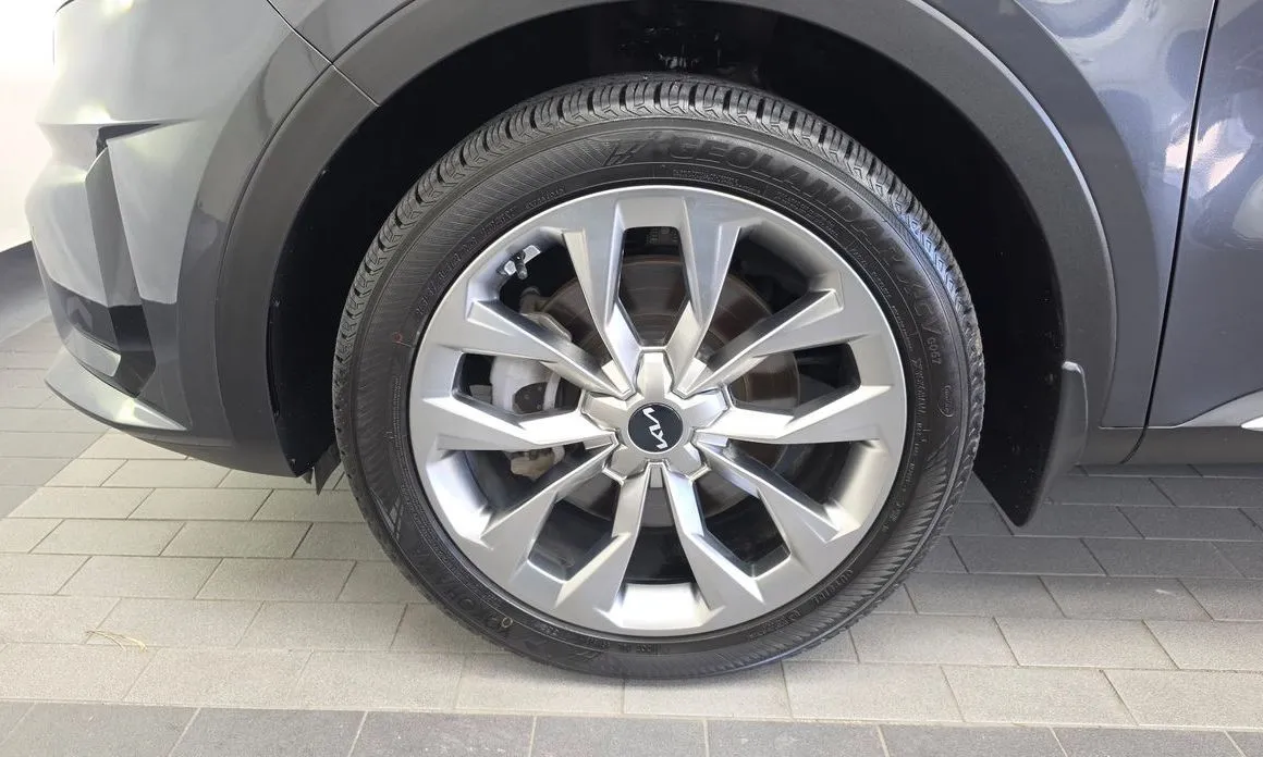 Kia Sorento — фото 7