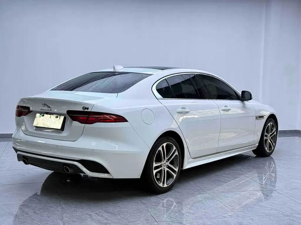 Jaguar XEL — фото 10