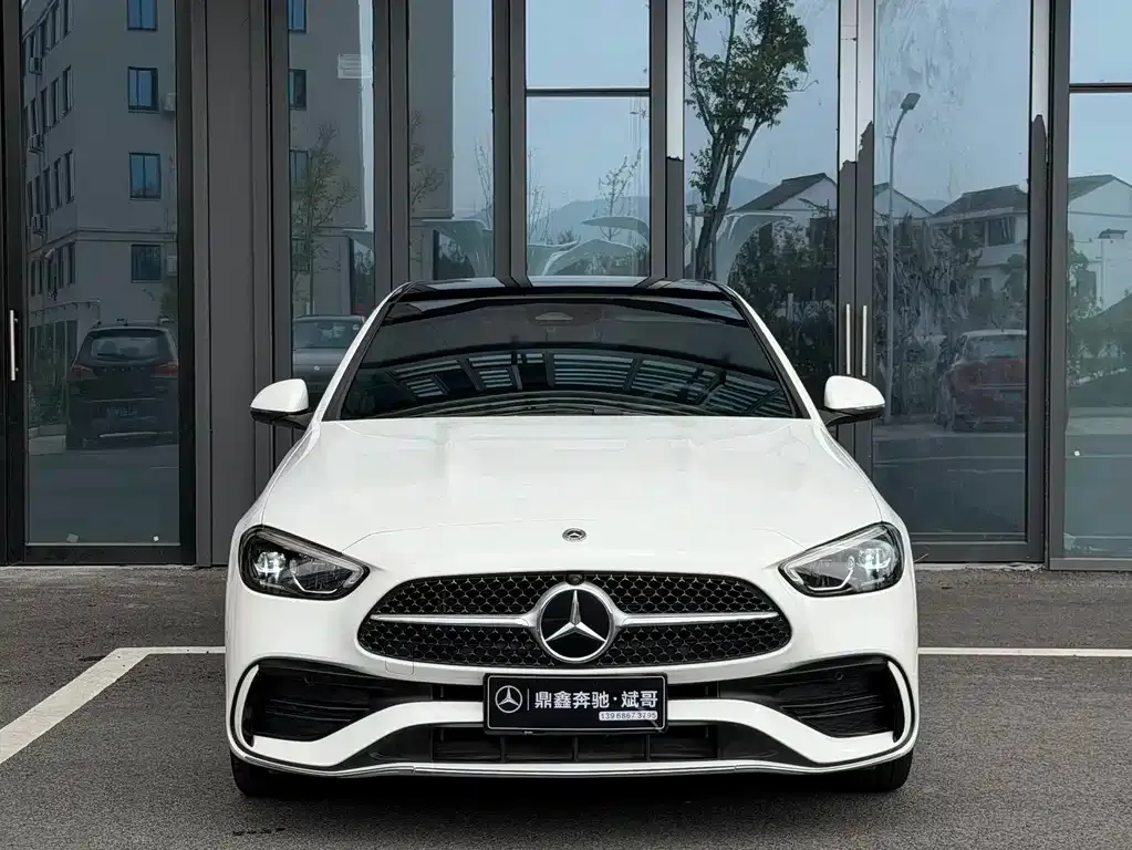 Mercedes-Benz C-Class — фото 1